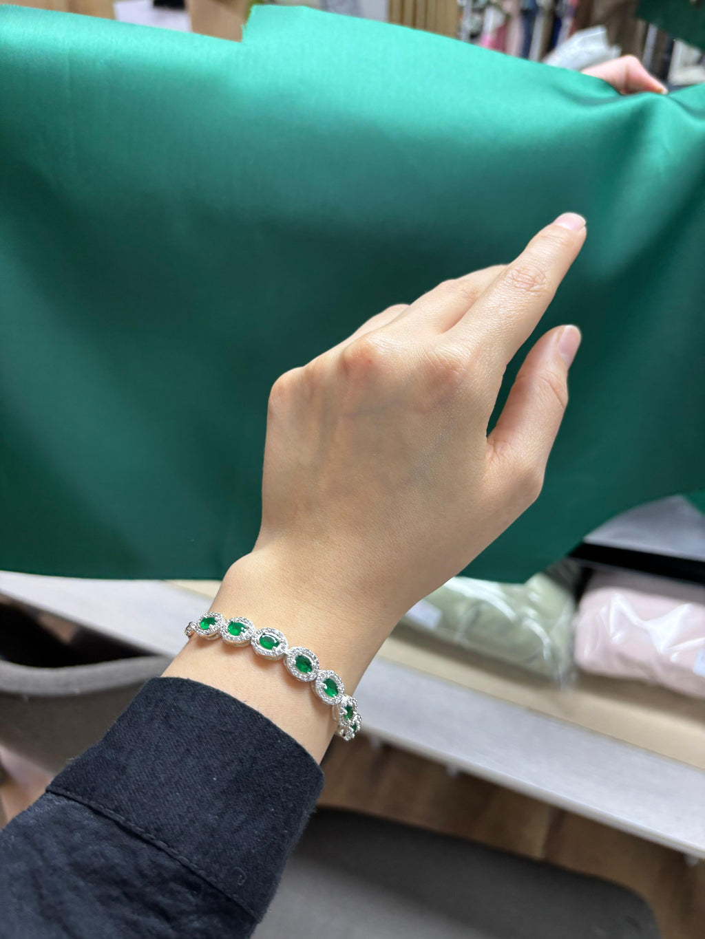 Zümrüt Taşlı Bileklik